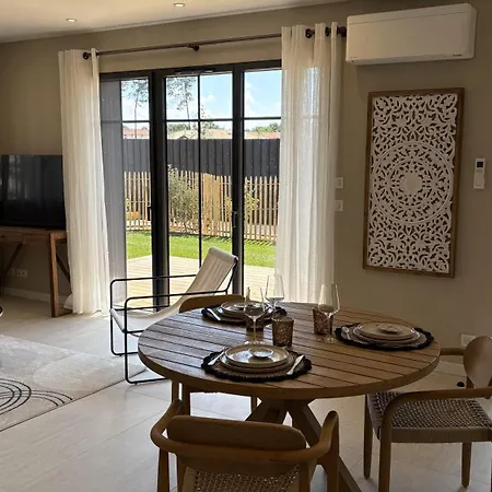 Дом отдыха Le Clos Des Pins *