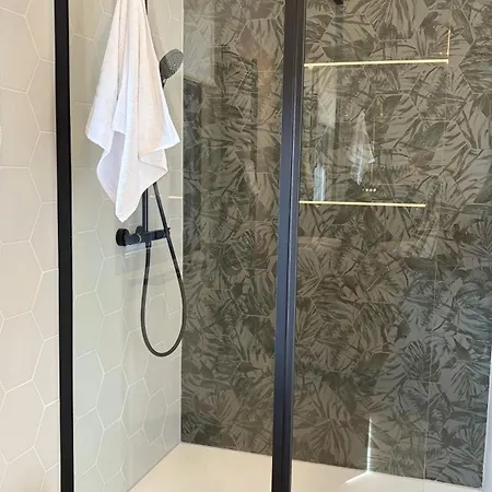 Le Clos Des Pins * Андерно-ле-Бэн