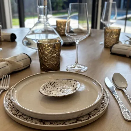 Le Clos Des Pins * Андерно-ле-Бэн