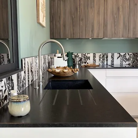 Le Clos Des Pins * Андерно-ле-Бэн