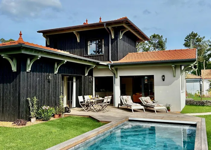 Le Clos Des Pins Feriehus *