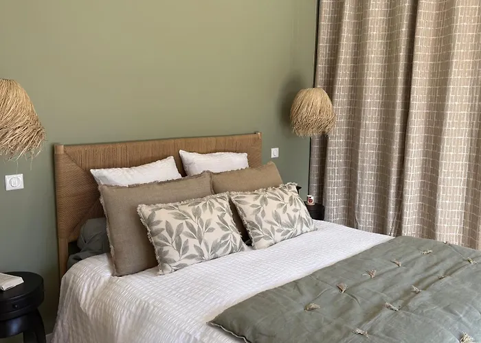 Le Clos Des Pins Feriehus