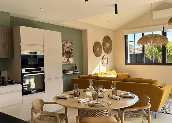 Le Clos Des Pins Feriehus *