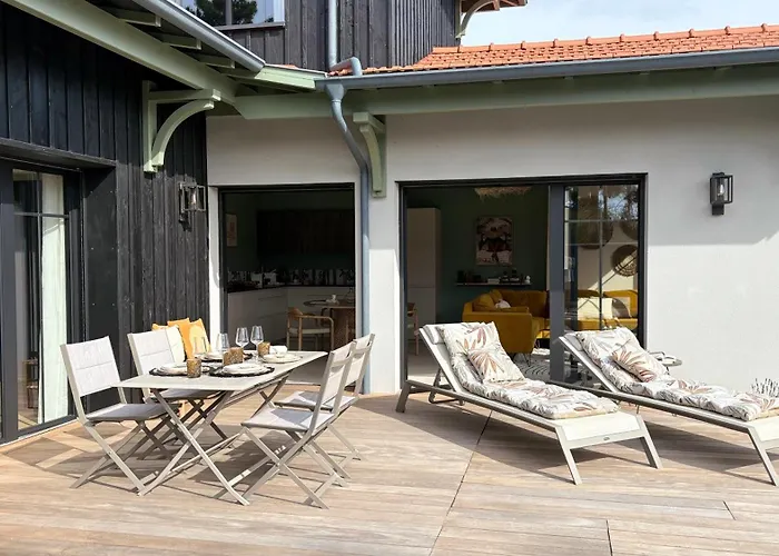 Le Clos Des Pins Feriehus *